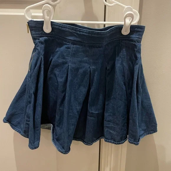 J. Crew Crewcuts Girls Pleated Skirt in Drapey Denim, Sz 10, NWOT - Picture 2 of 4